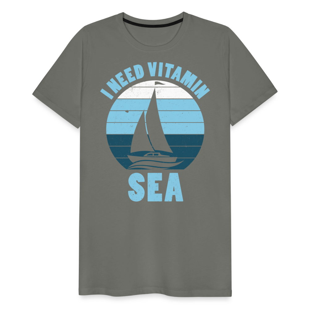 Männer Premium T-Shirt - I need Vitamin Sea - Spruch - Maritim - Asphalt