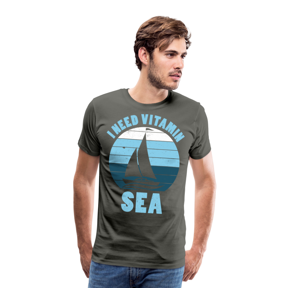 Männer Premium T-Shirt - I need Vitamin Sea - Spruch - Maritim - Asphalt