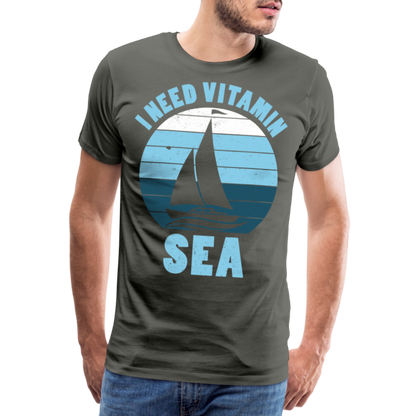 Männer Premium T-Shirt - I need Vitamin Sea - Spruch - Maritim - Asphalt