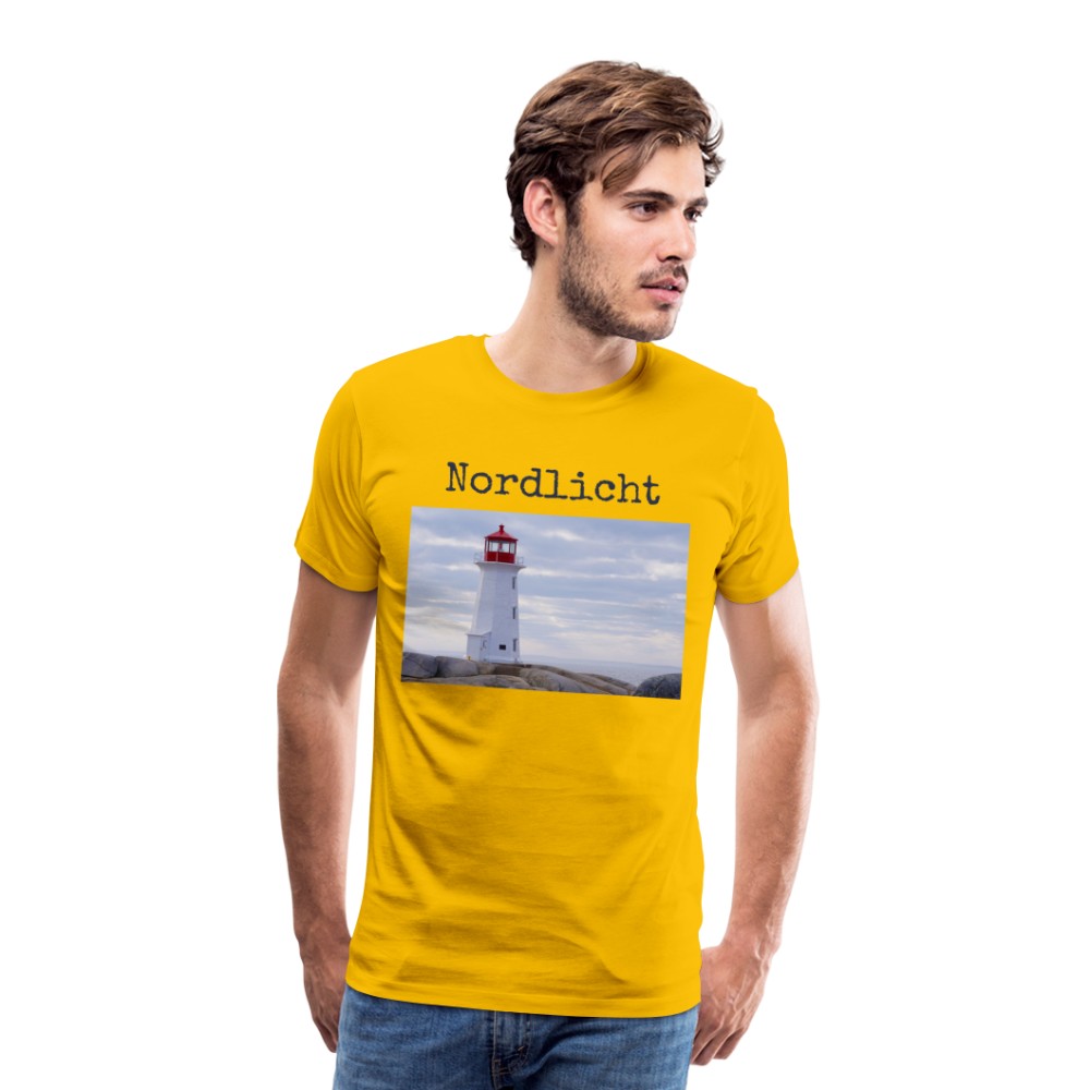 Männer Premium T-Shirt - Nordlicht Leuchtturm - Sonnengelb