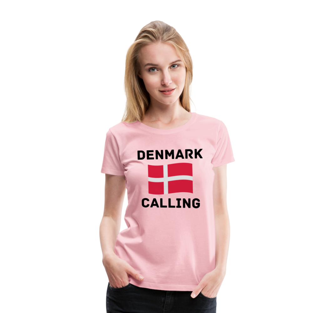 Frauen Premium T-Shirt - Denmark Calling - Hellrosa