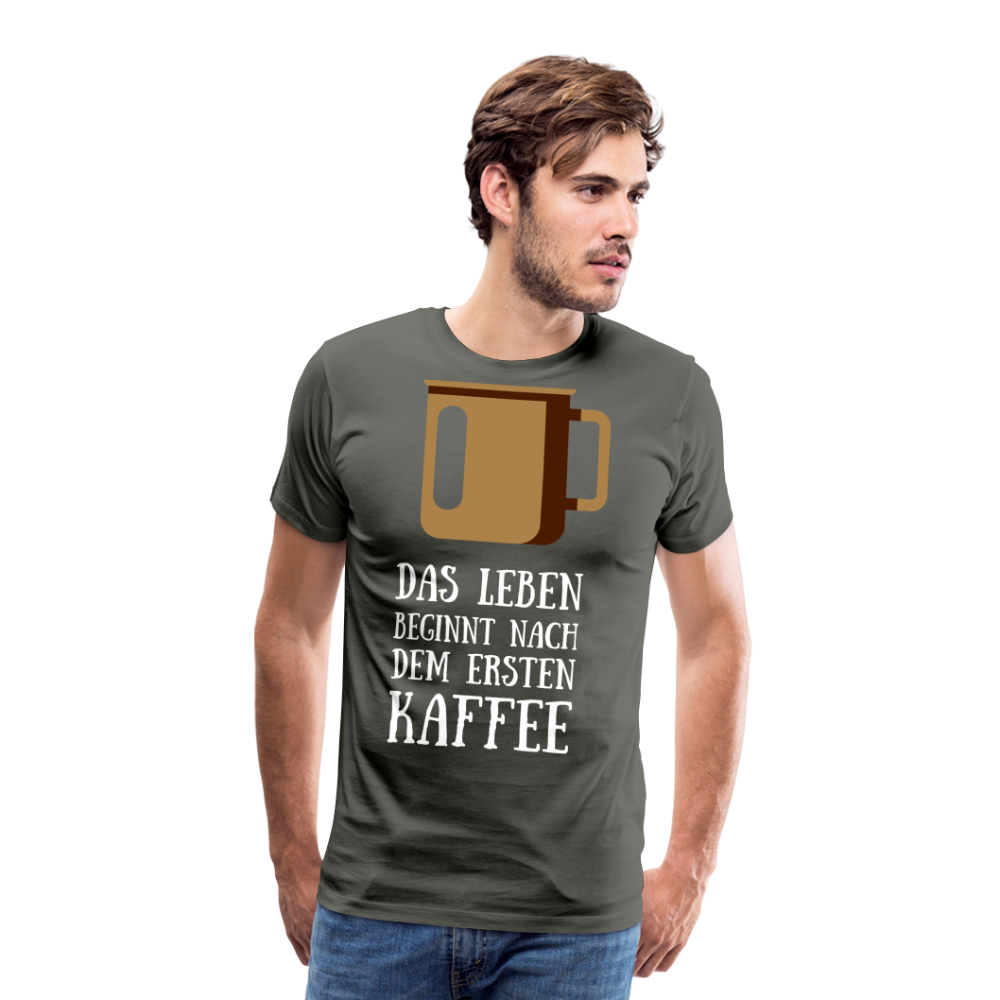 Männer Premium T-Shirt - Das Leben  beginnt nach dem Ersten Kaffee - Asphalt