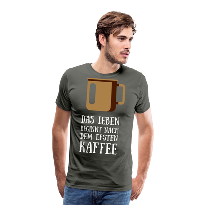 Männer Premium T-Shirt - Das Leben  beginnt nach dem Ersten Kaffee - Asphalt